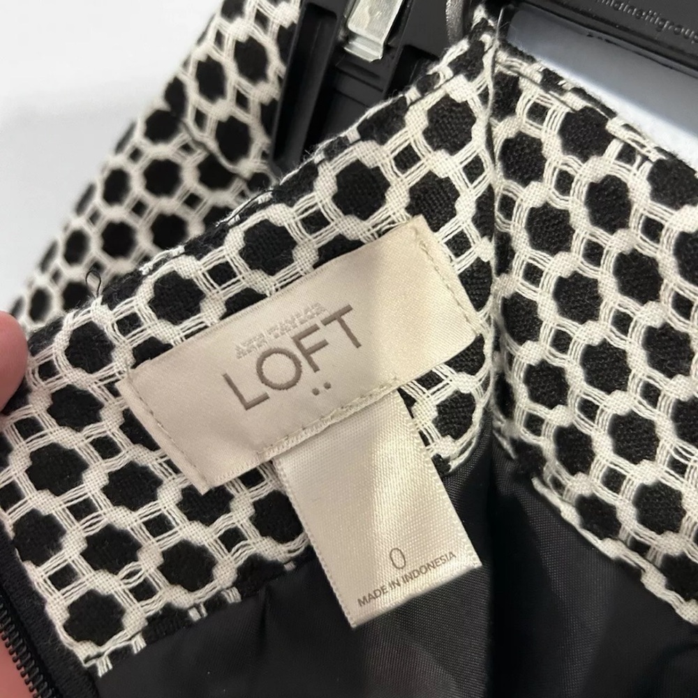 Women’s Loft size 0 business/ dress  skirt. Black and‎ white pencil skirt. - Picture 8 of 10